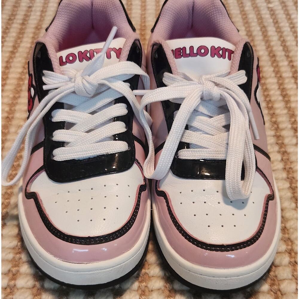 Women's Y2K Hello Kitty Sneakers Size 8 Pink White Playful Kawaii Girly Whimsy - Picture 6 of 10